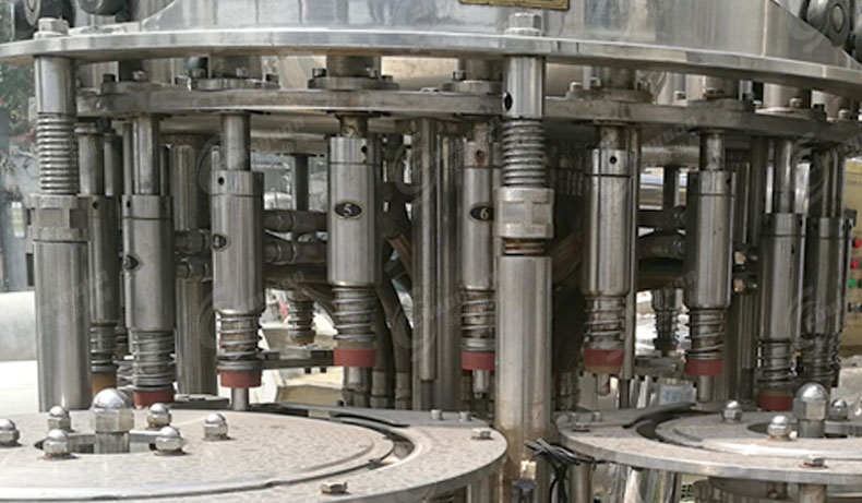 易拉罐啤酒灌裝機-3 易拉罐啤酒灌裝機-3